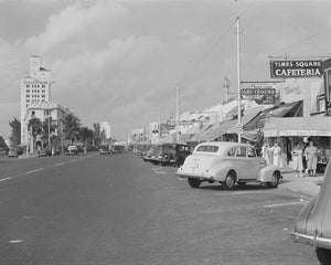 Miami Beach - Washington and 8th 1941 Print